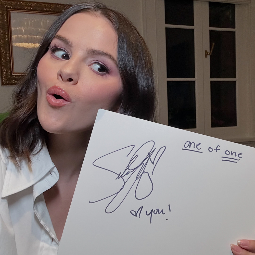 Selena Gomez セレーナゴメス 直筆サイン色紙 おまけ付き Selena Gomez セレーナゴメス 直筆サイン色紙 おまけ付き Selena